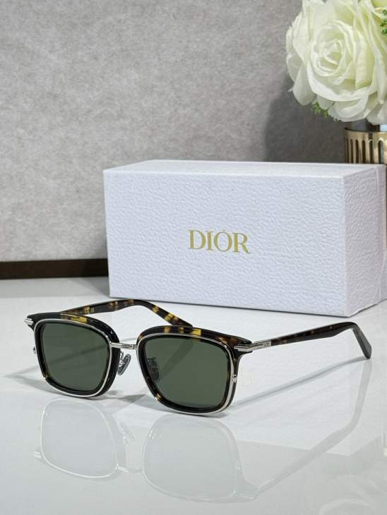 Picture of Dior Sunglasses _SKUfw77797112fw